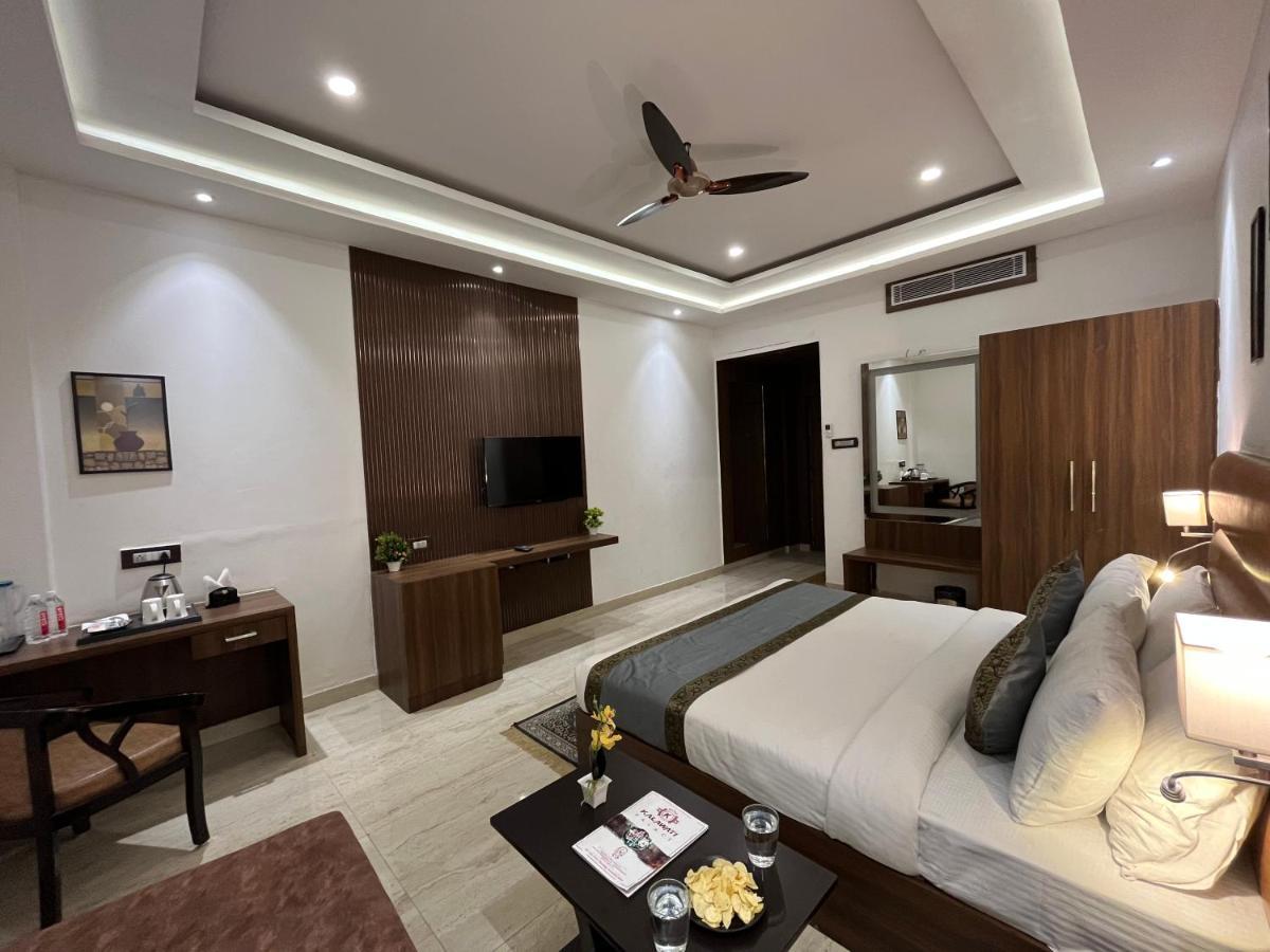 Hotel Kalawati Palace バラナシ エクステリア 写真