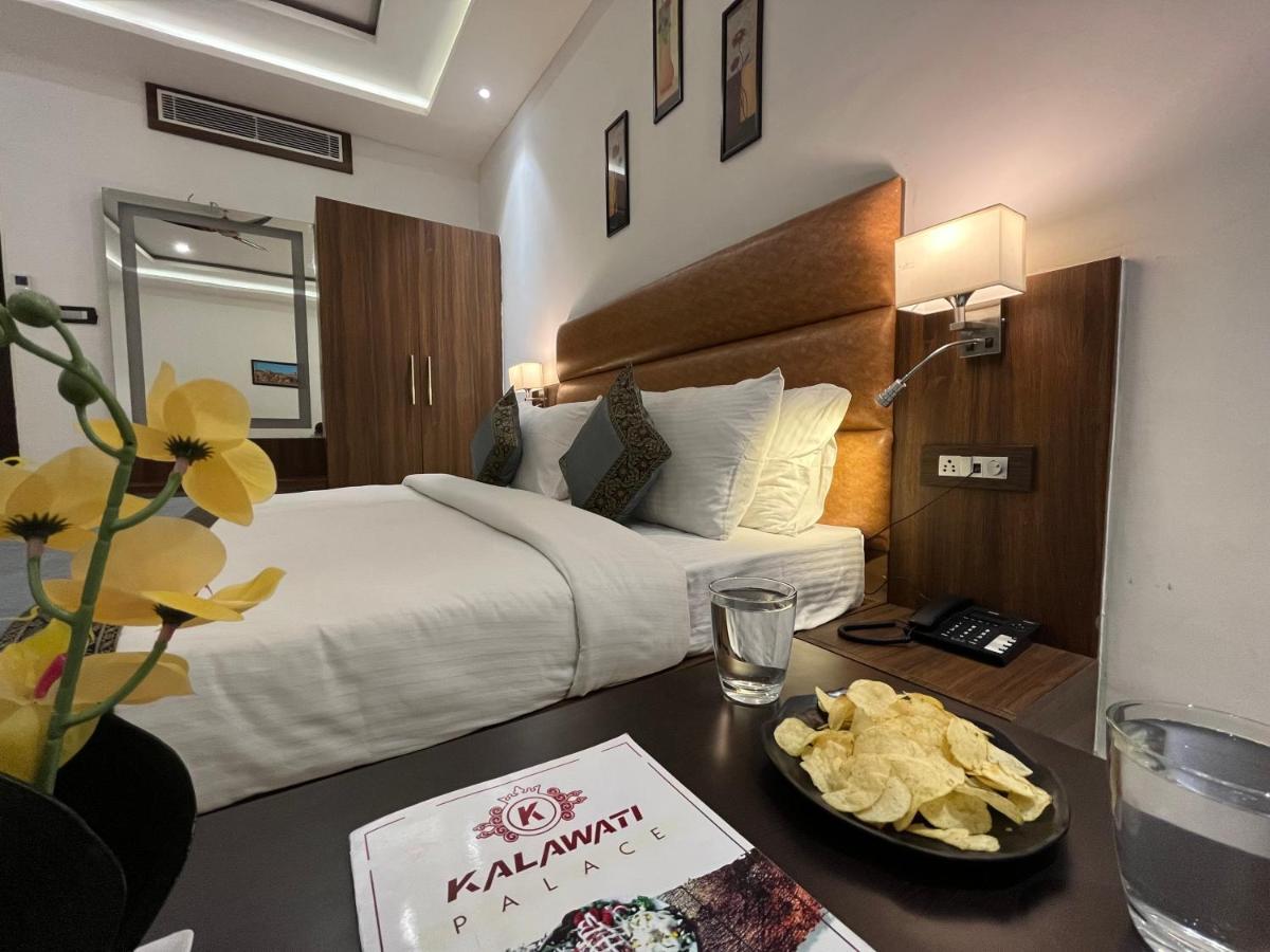 Hotel Kalawati Palace バラナシ エクステリア 写真