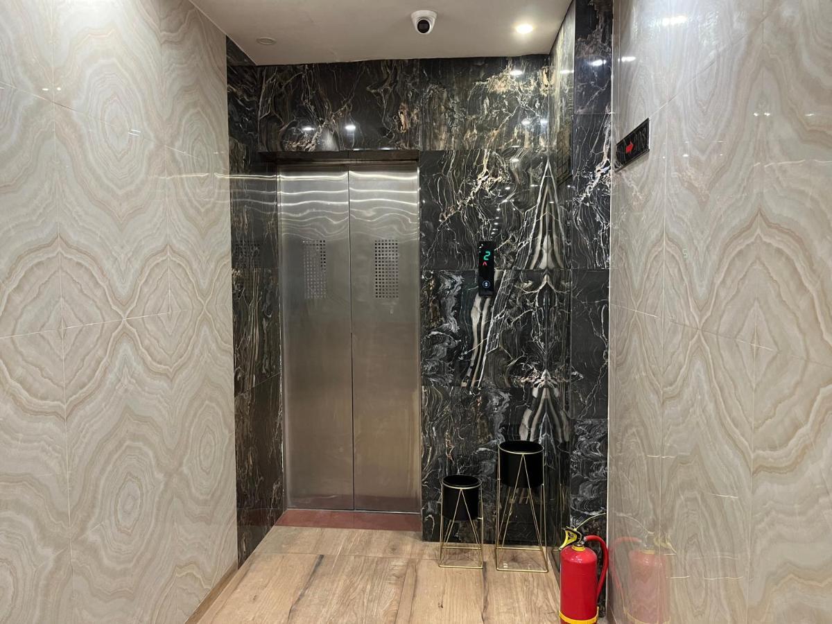 Hotel Kalawati Palace バラナシ エクステリア 写真